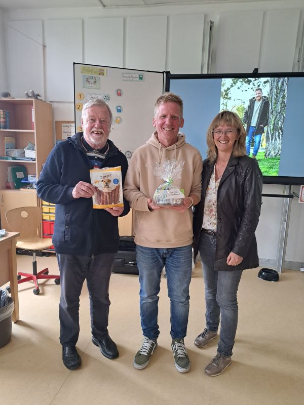 Justus Pahlow, Henrick Clausen, Catrin Rossel und Filou (v. l.) Foto: Catrin Rossel