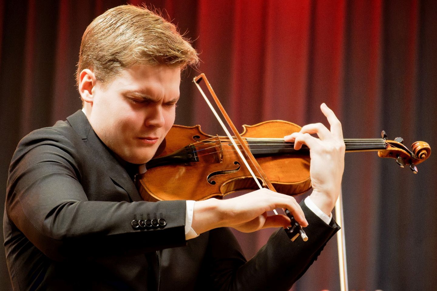 Der virtuose junge Geiger Tassilo Probst